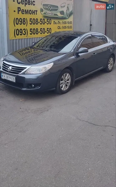Renault Latitude 2011
