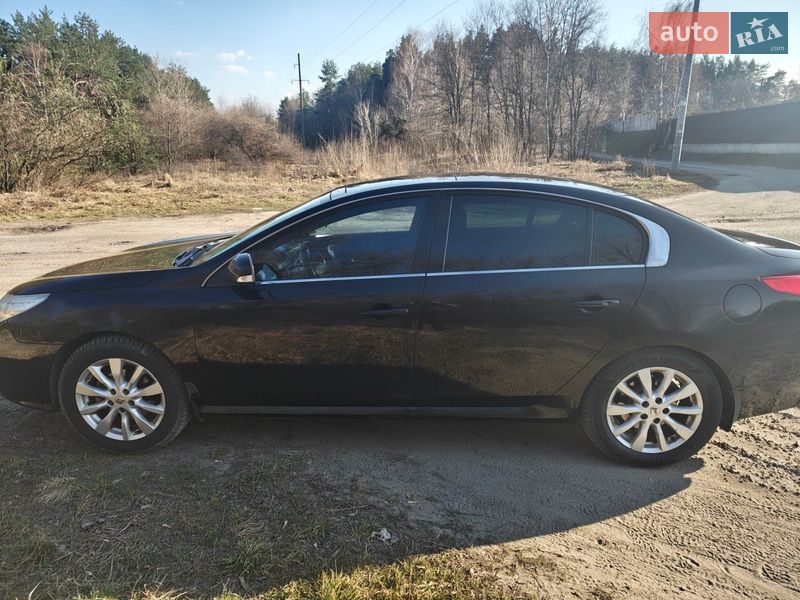 Renault Latitude 2012