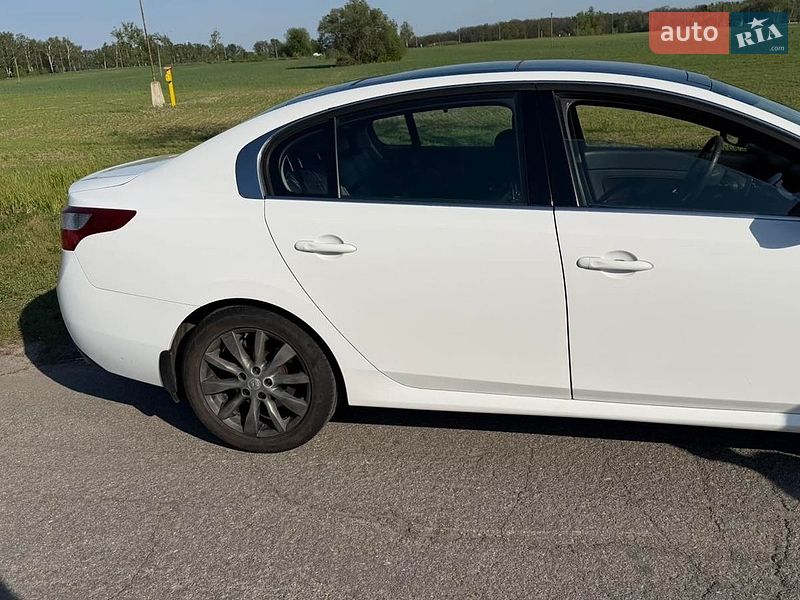 Седан Renault Latitude 2012 в Киеве