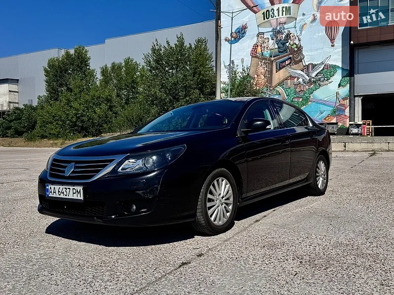 Renault Latitude 2012