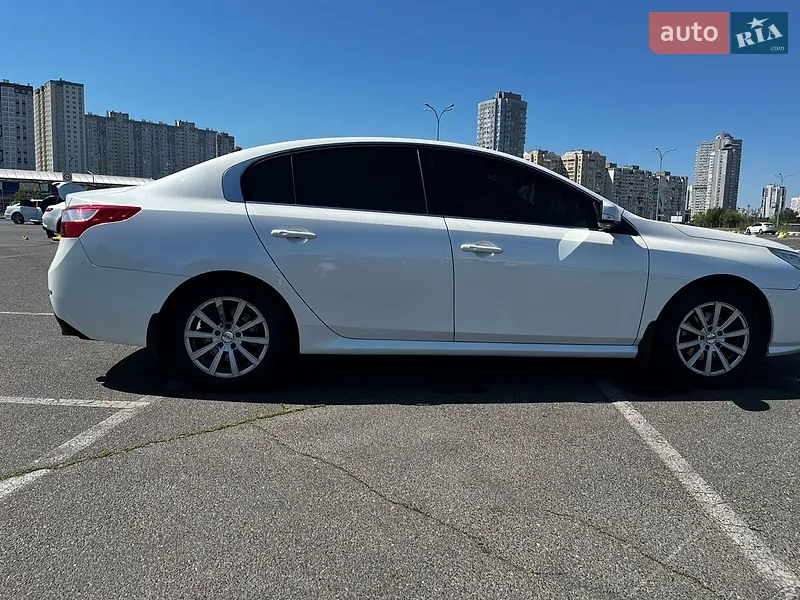 Renault Latitude 2011