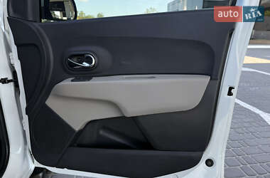 Минивэн Renault Lodgy 2016 в 