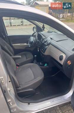Минивэн Renault Lodgy 2016 в 