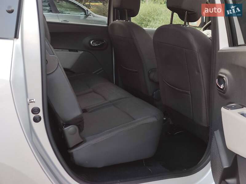 Минивэн Renault Lodgy 2016 в Александрие фото 8 Минивэн Renault Lodgy 2016 в Александрие