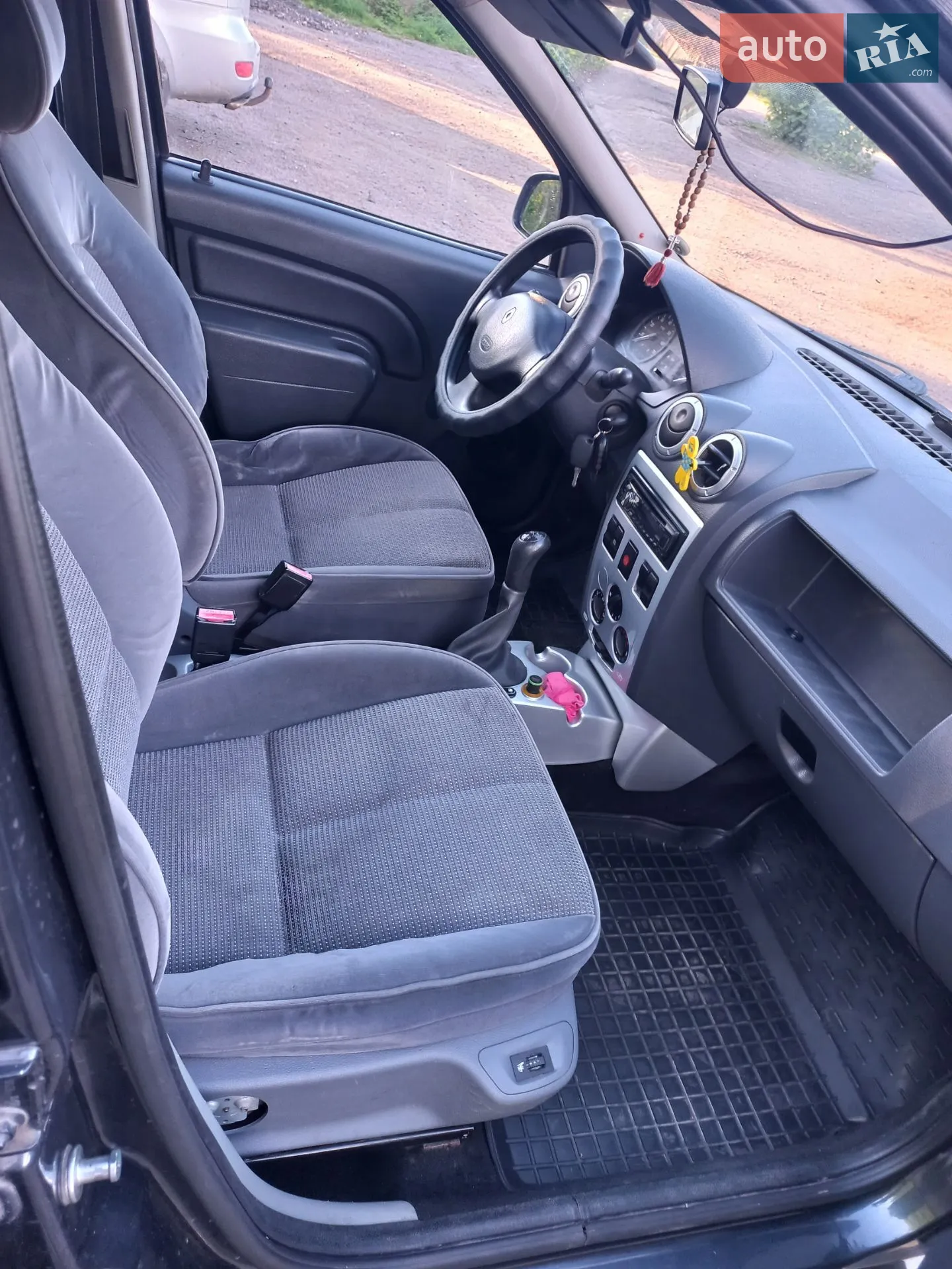 2011 Renault Logan - мініатюра 12