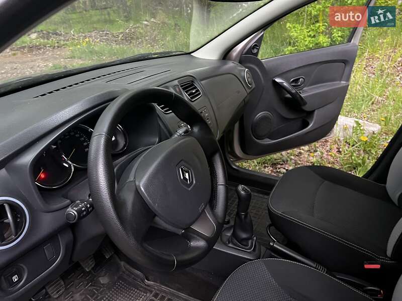 Універсал Renault Logan MCV 2014 в Чернігові