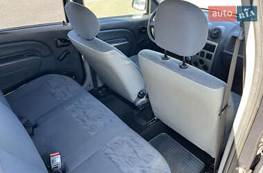 Універсал Renault Logan MCV 2010 в  фото 11 Універсал Renault Logan MCV 2010 в