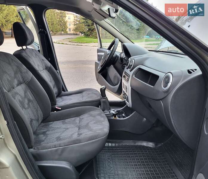 Універсал Renault Logan MCV 2010 в Жовтих Водах