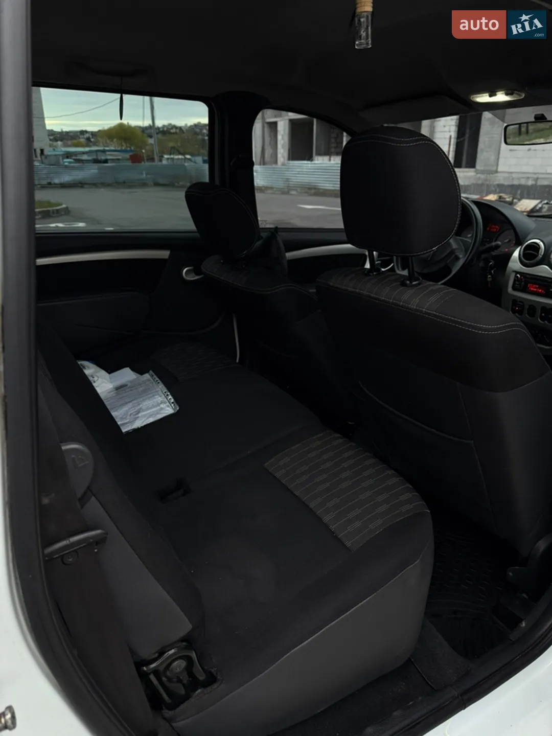 2012 Renault Logan - мініатюра 17