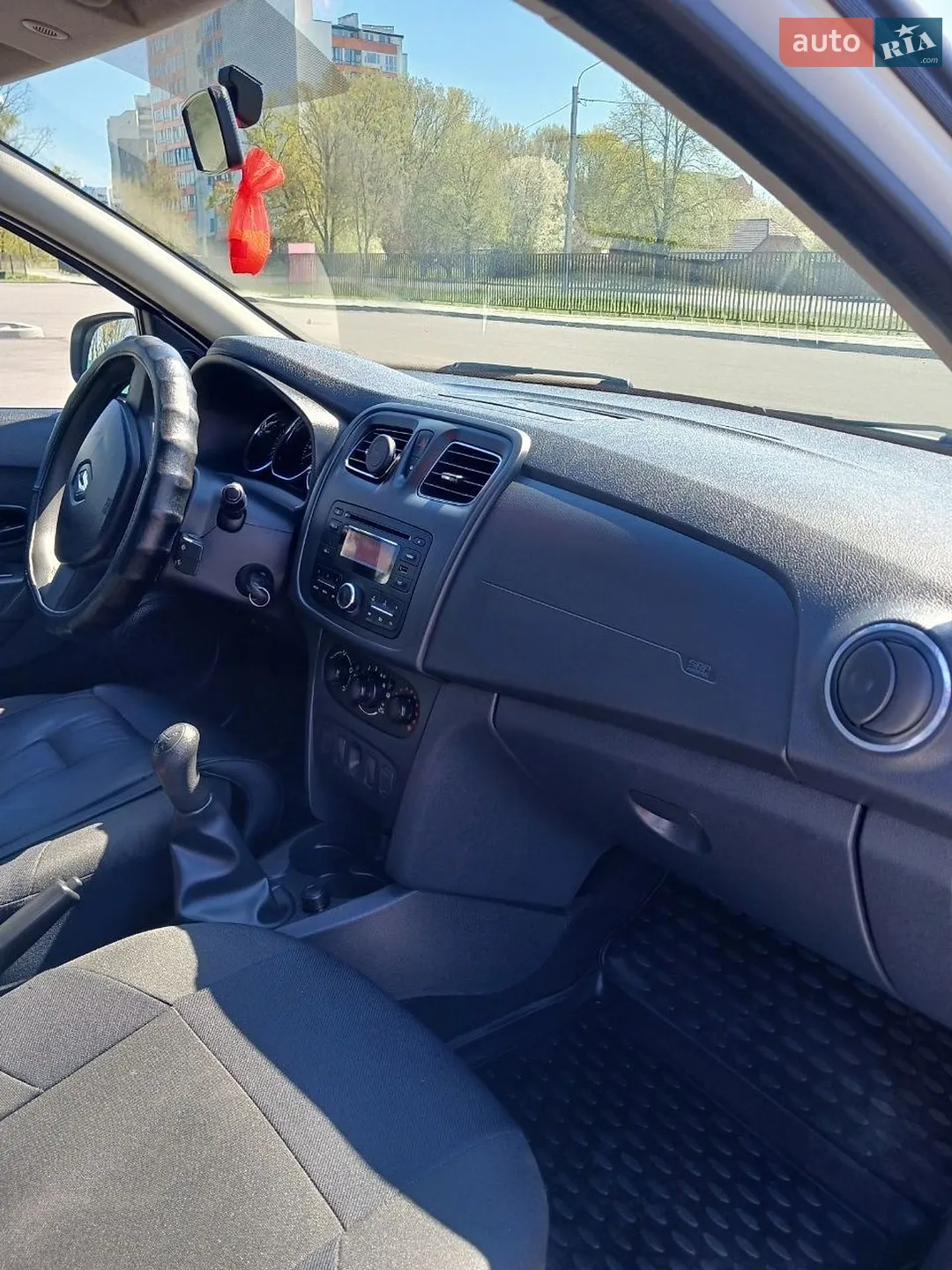 2014 Renault Logan - мініатюра 14