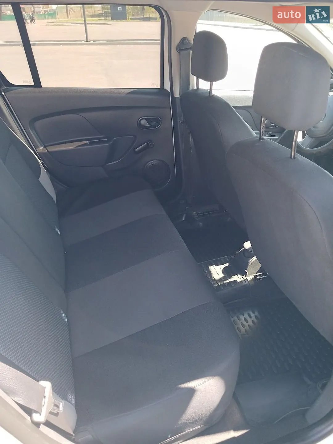 2014 Renault Logan - мініатюра 18