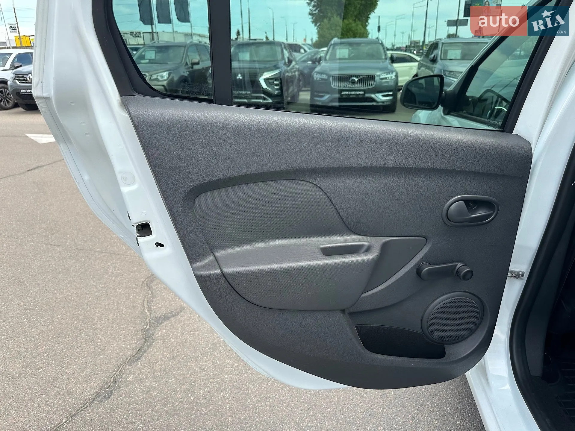 2015 Renault Logan - мініатюра 24