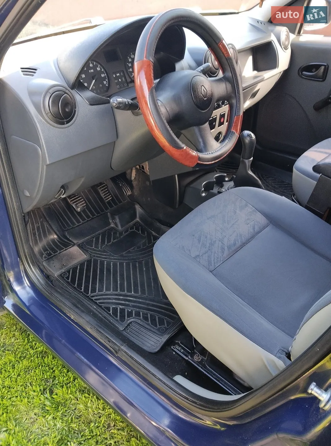 2010 Renault Logan - мініатюра 7
