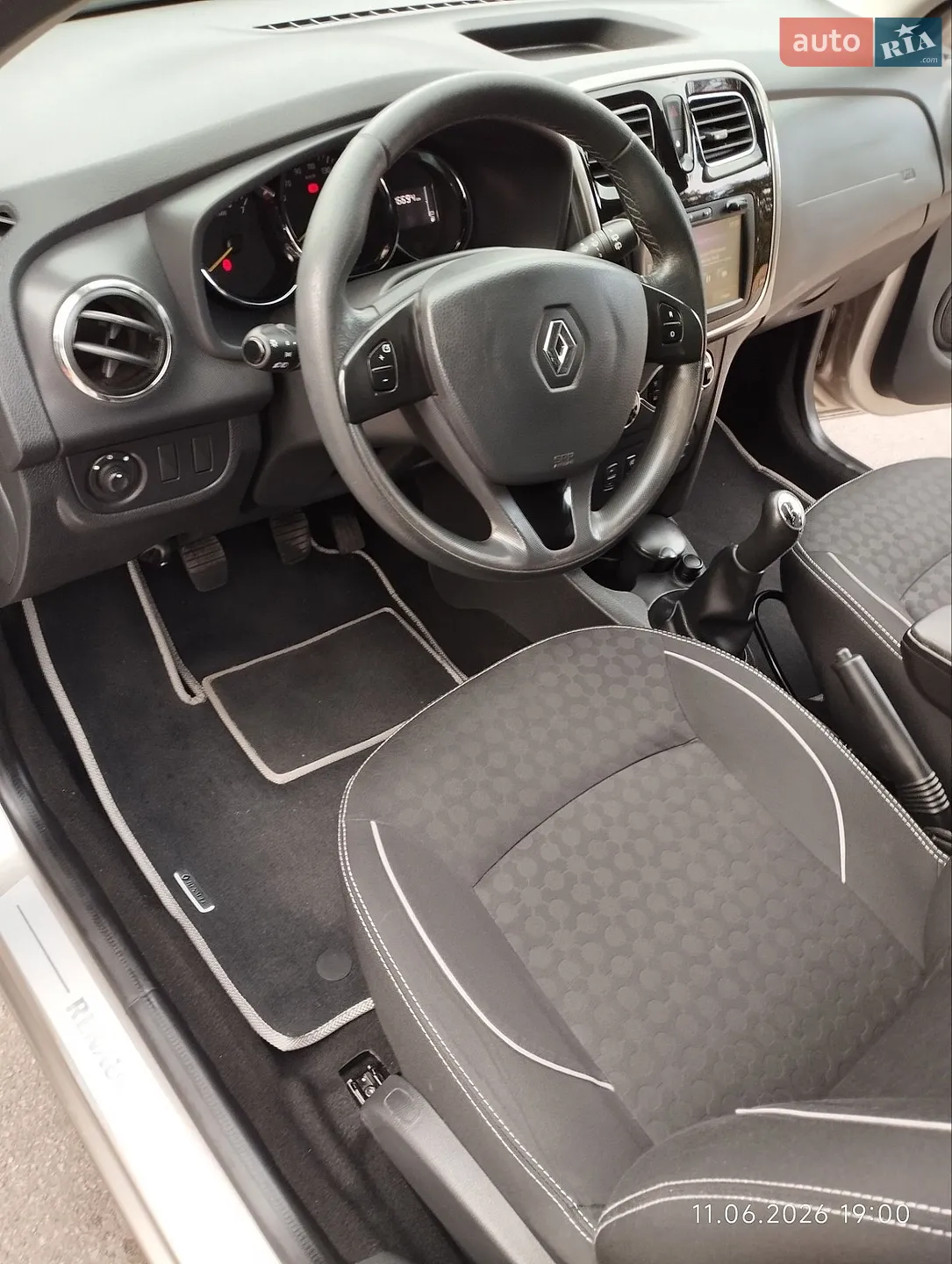 2015 Renault Logan - мініатюра 12