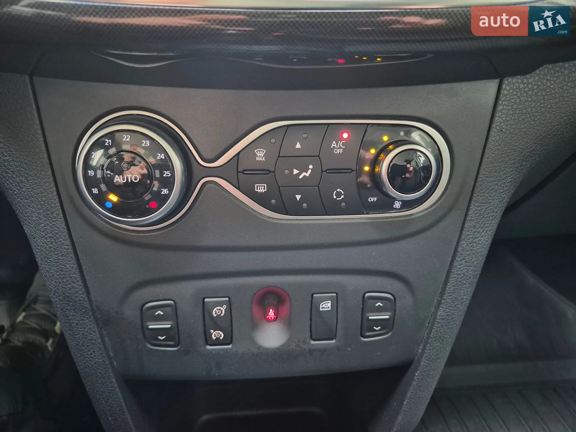 2020 Renault Logan - мініатюра 12