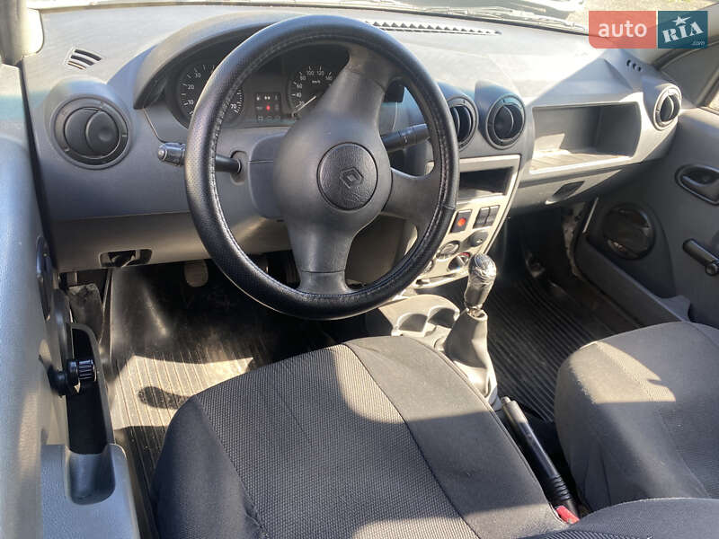 Вантажопасажирський фургон Renault Logan Van 2010 в Львові