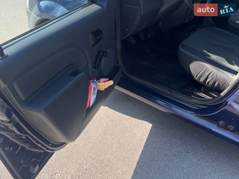 Грузовой фургон Renault Logan Van 2010 в Светловодске