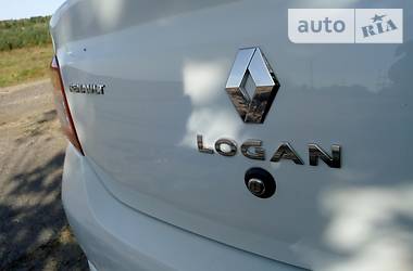 Седан Renault Logan 2013 в Львові