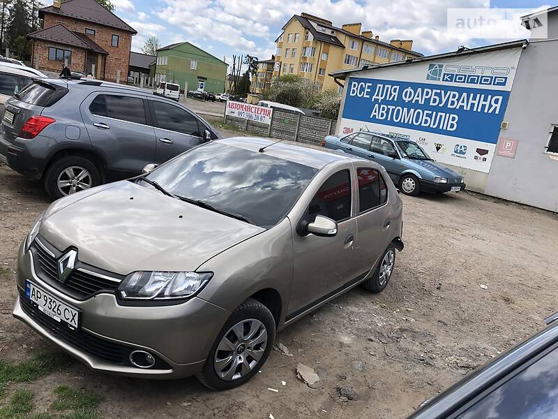 Седан Renault Logan 2015 в Львові
