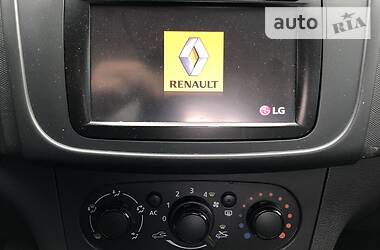 Седан Renault Logan 2015 в 