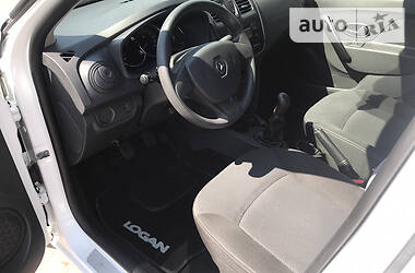 Седан Renault Logan 2013 в 