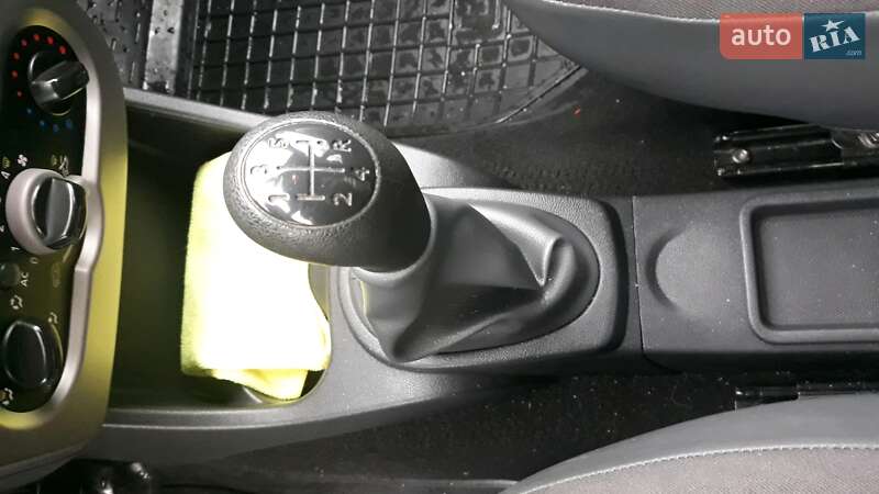 Седан Renault Logan 2011 в Ужгороде