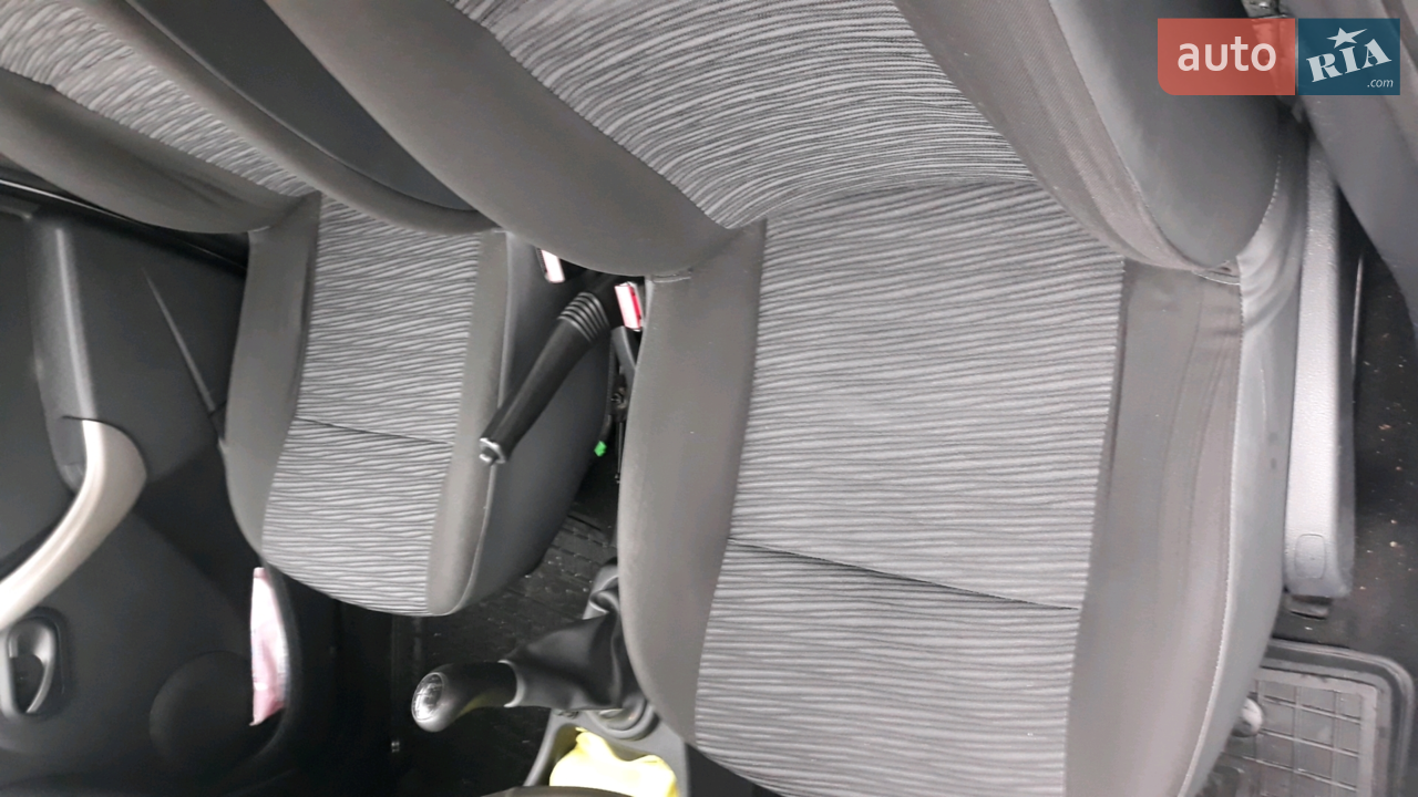 2011 Renault Logan - мініатюра 24