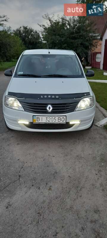 Renault Logan 2011