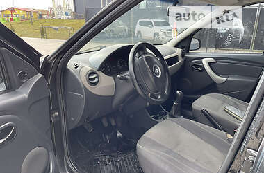 Седан Renault Logan 2012 в Бурштыне