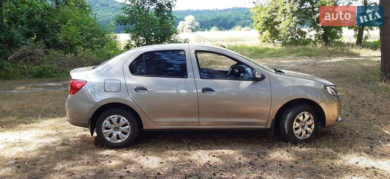 Renault Logan 2013