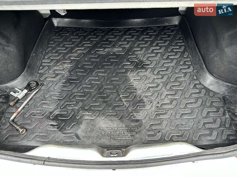Седан Renault Logan 2011 в Киеве