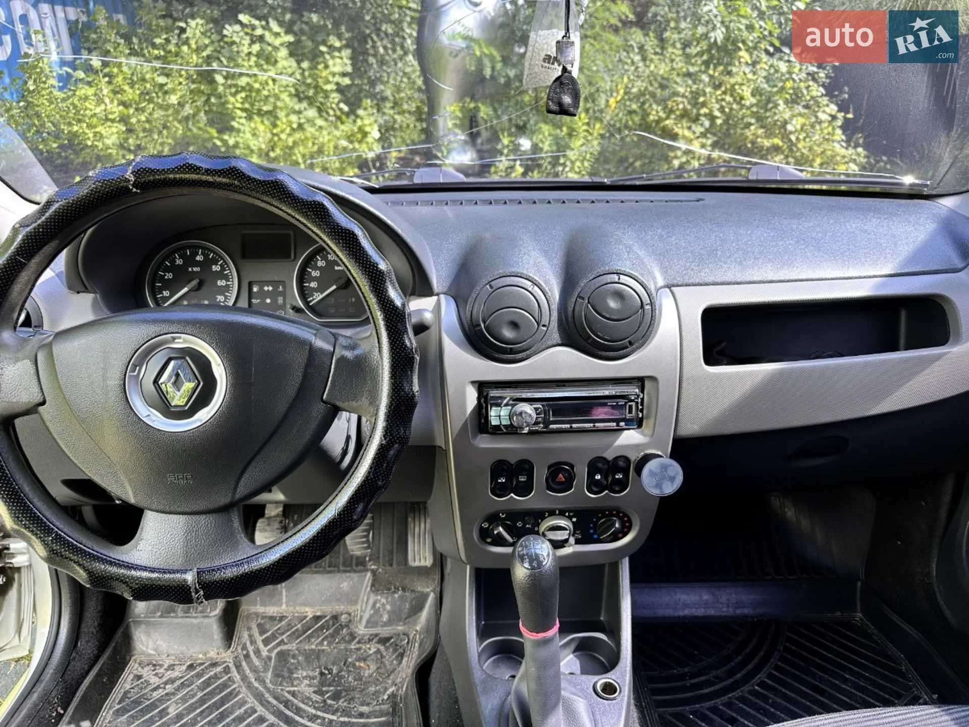 2011 Renault Logan - мініатюра 3