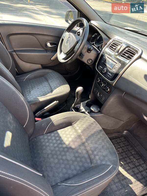 Седан Renault Logan 2013 в Броварах