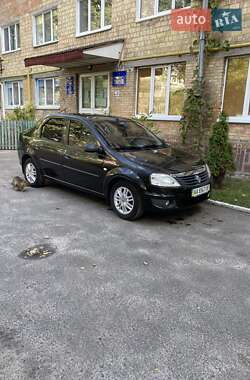 Седан Renault Logan 2011 в 