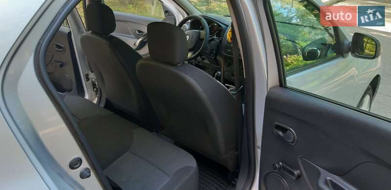 Седан Renault Logan 2013 в Харькове