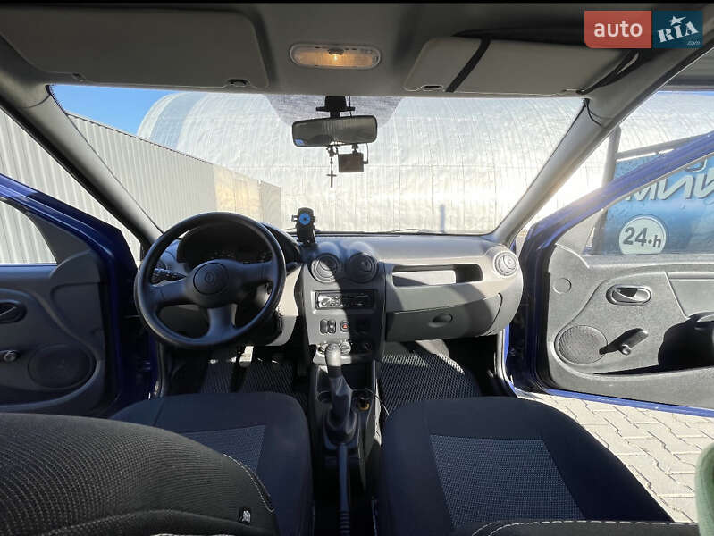 Седан Renault Logan 2009 в Ивано-Франковске