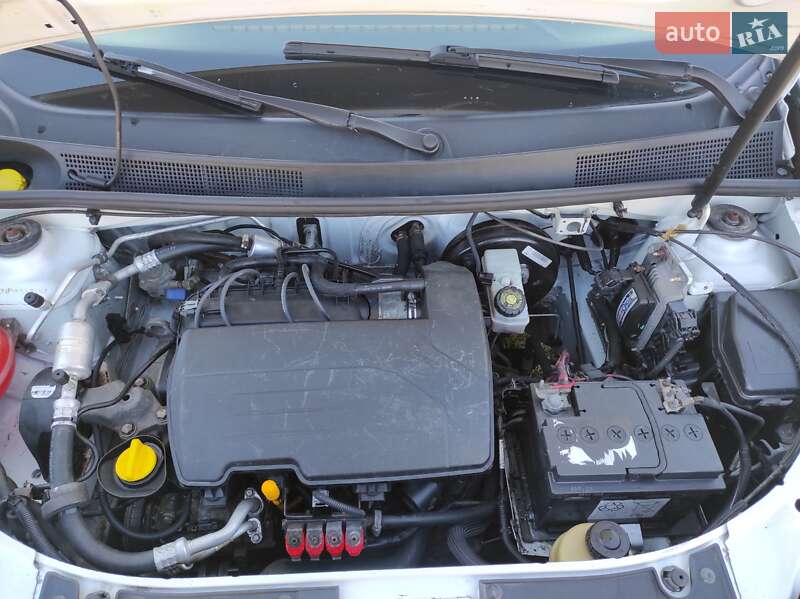 Седан Renault Logan 2013 в Кобеляках