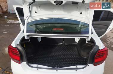 Седан Renault Logan 2020 в 