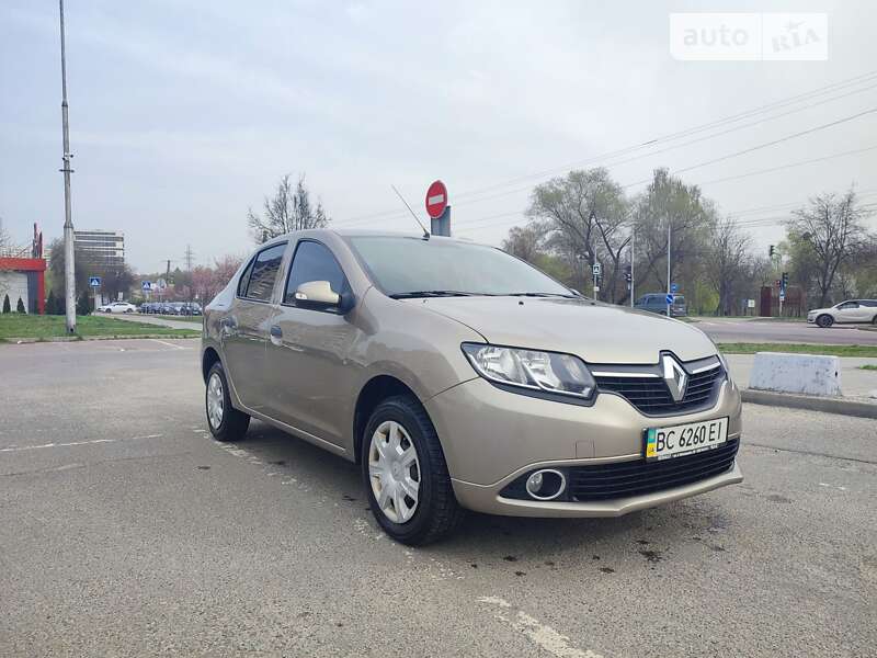 Седан Renault Logan 2015 в Львові