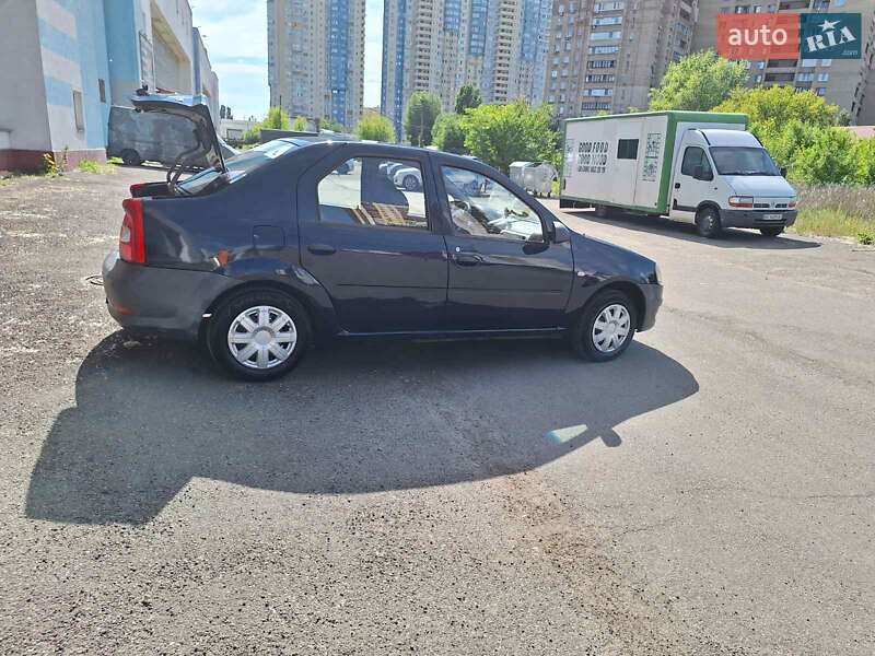 Седан Renault Logan 2011 в Киеве