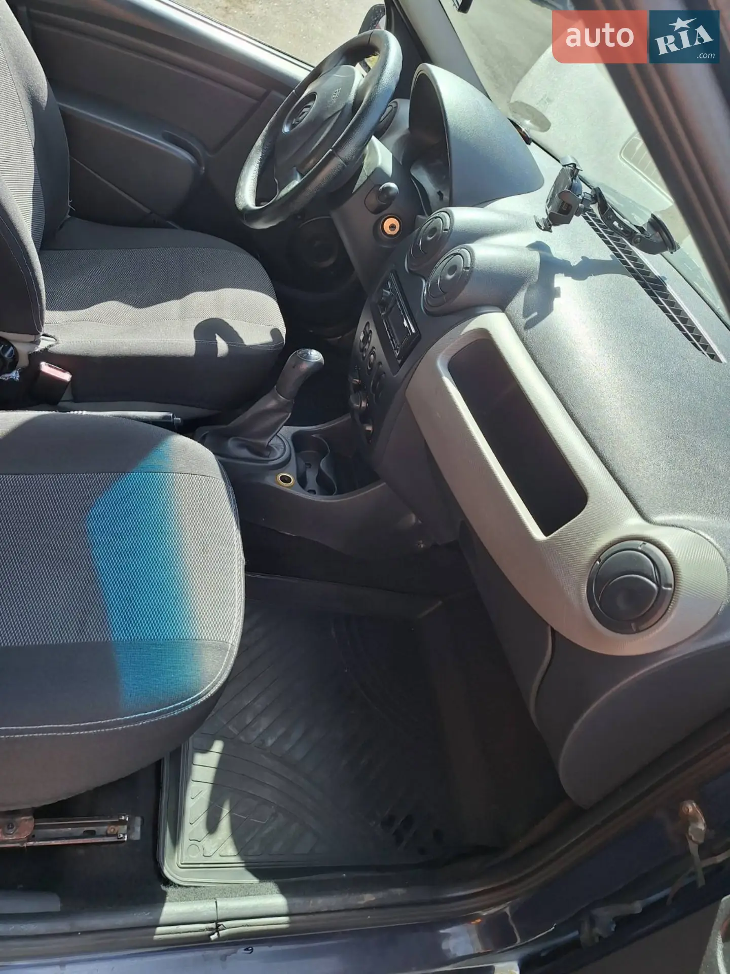 2011 Renault Logan - мініатюра 40