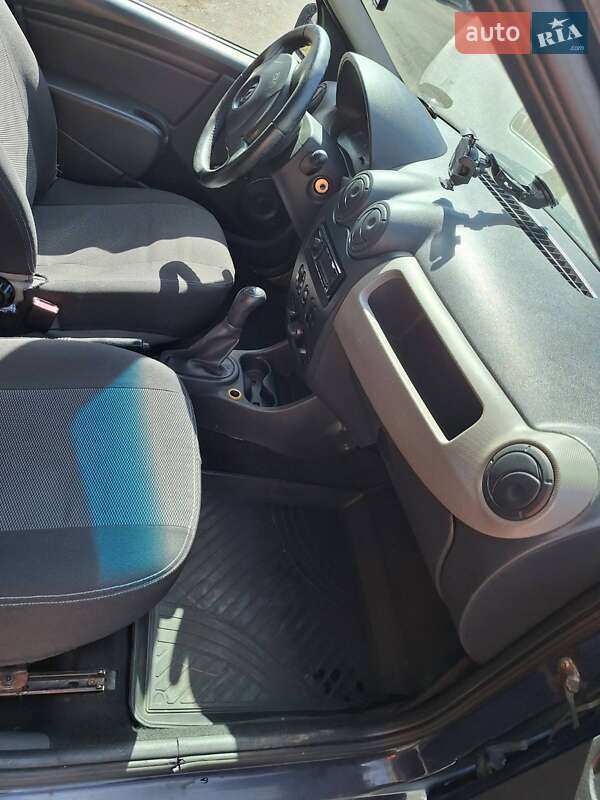 Седан Renault Logan 2011 в Киеве