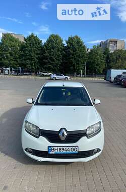 Седан Renault Logan 2014 в Ивано-Франковске