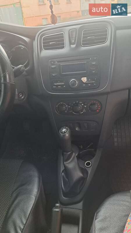 Седан Renault Logan 2013 в Львове