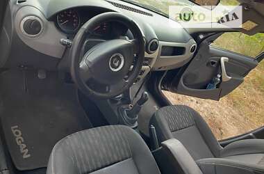 Седан Renault Logan 2011 в 