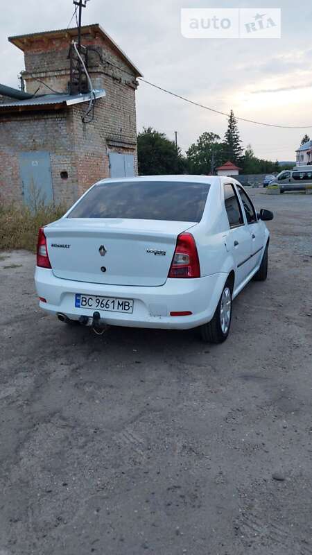 Седан Renault Logan 2012 в Золочеві