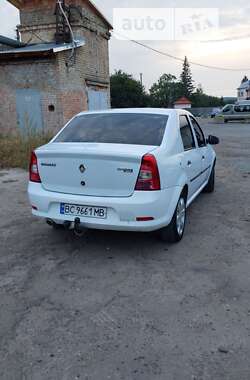 Седан Renault Logan 2012 в 