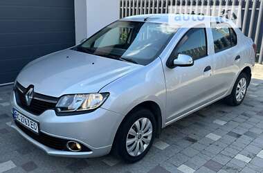 Седан Renault Logan 2013 в Львові