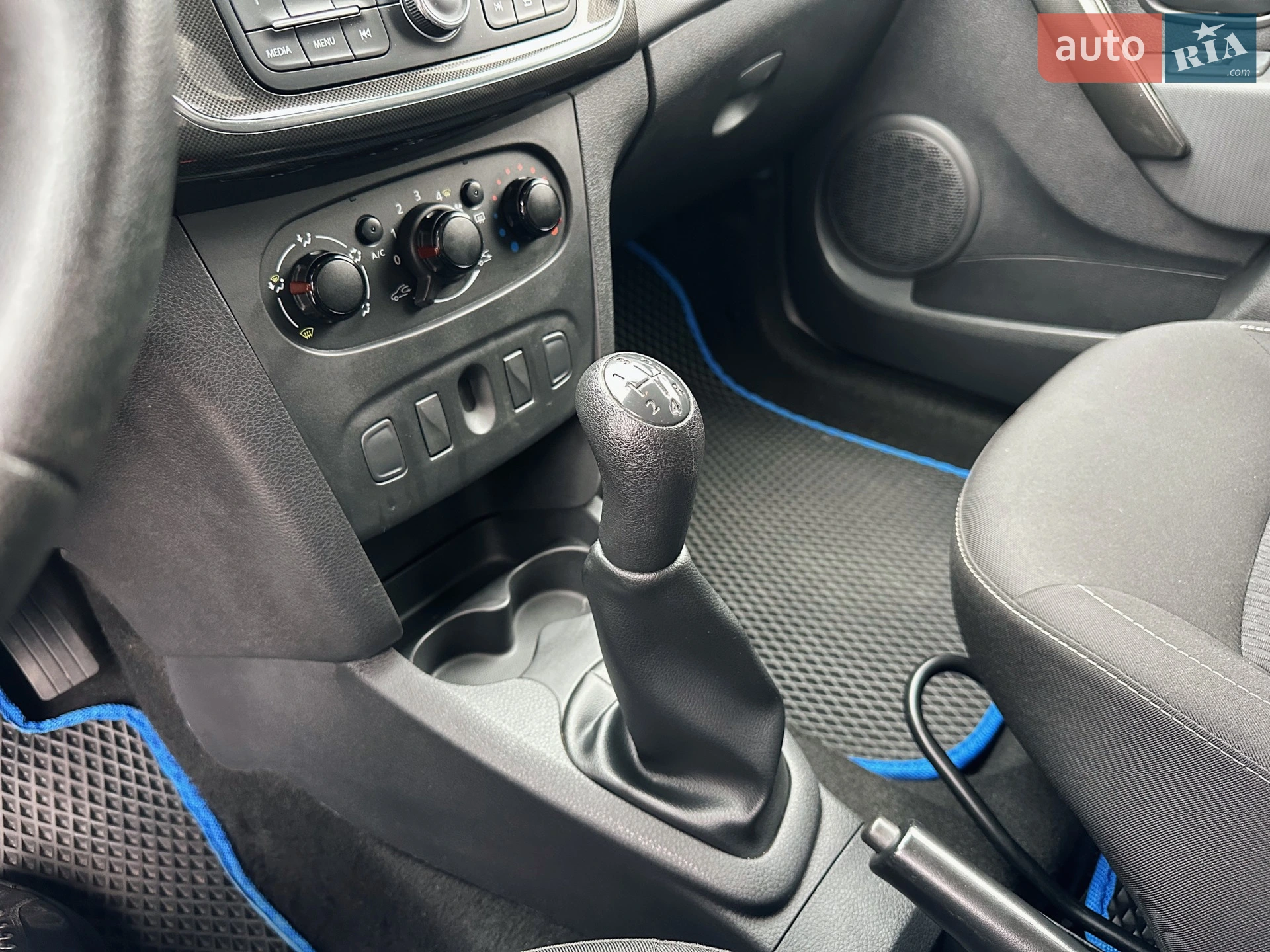 2019 Renault Logan - мініатюра 10