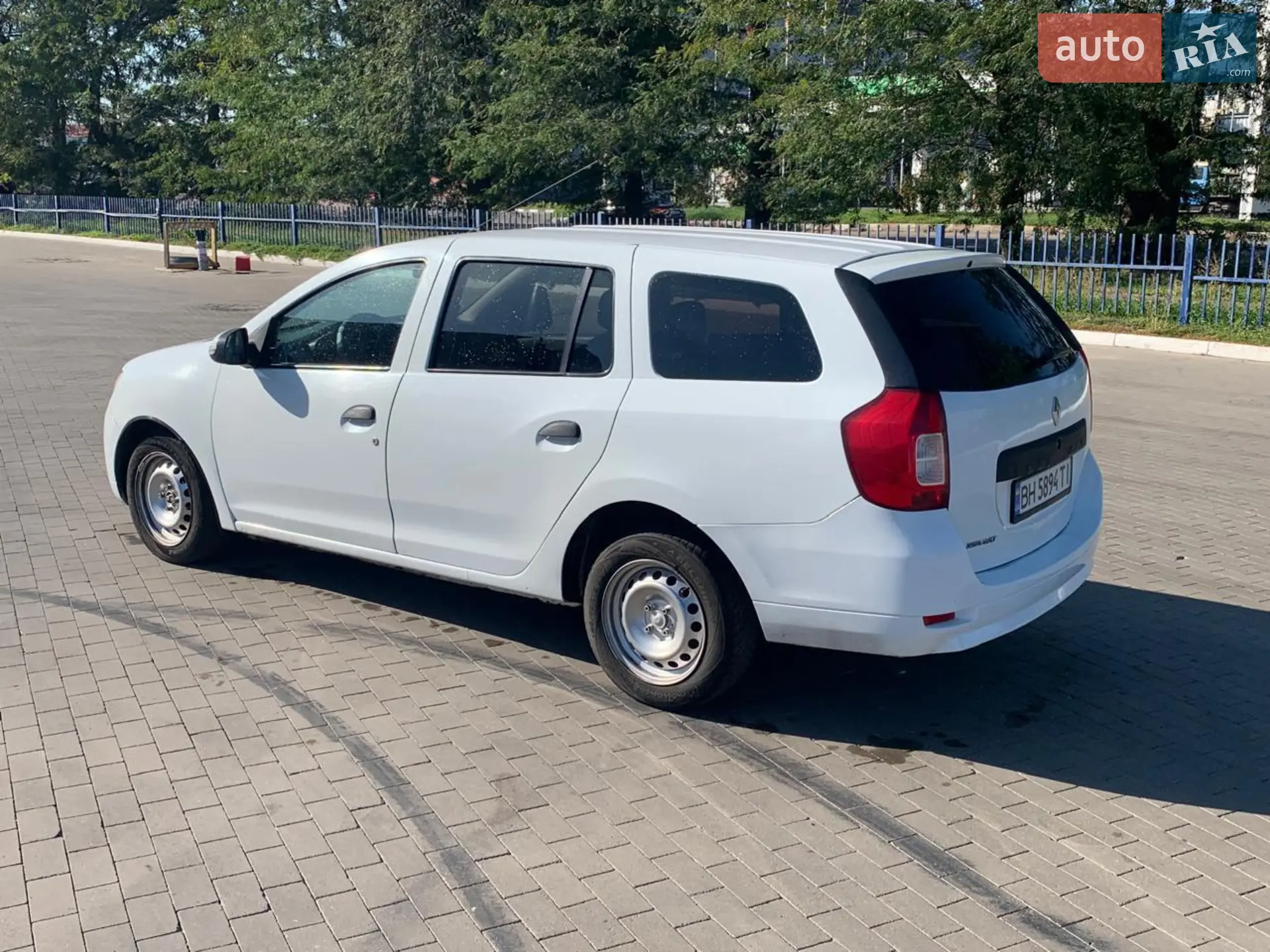 2015 Renault Logan - мініатюра 3